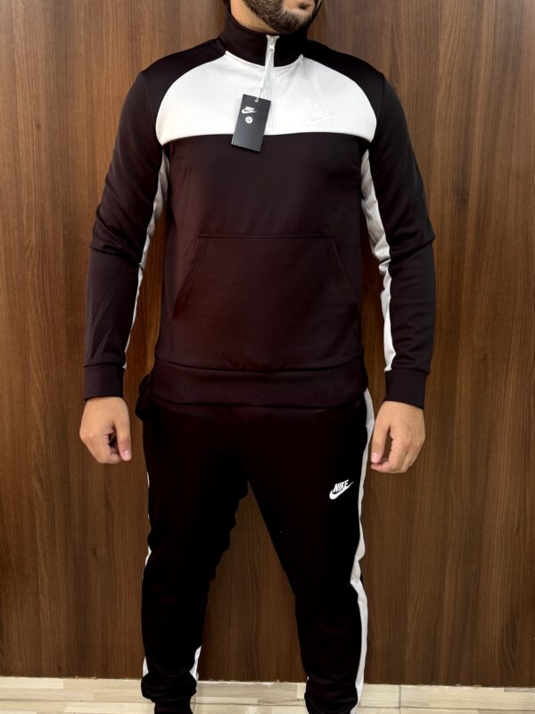 Conjunto Esportivo Tech Fleece
