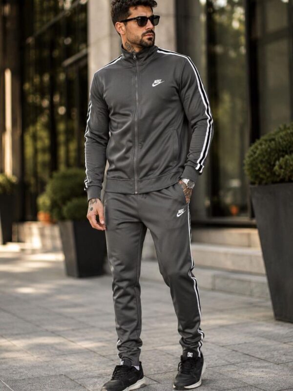 Conjunto Esportivo Tech Fleece