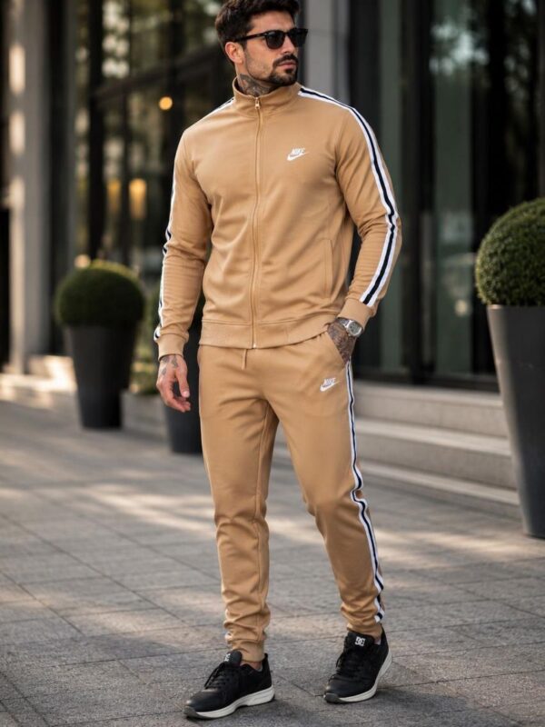 Conjunto Esportivo Tech Fleece