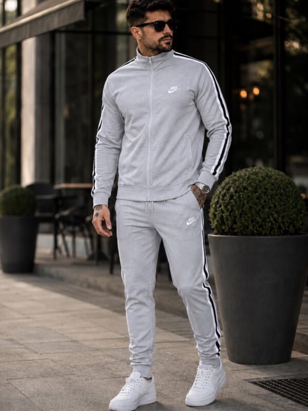 Conjunto Esportivo Tech Fleece